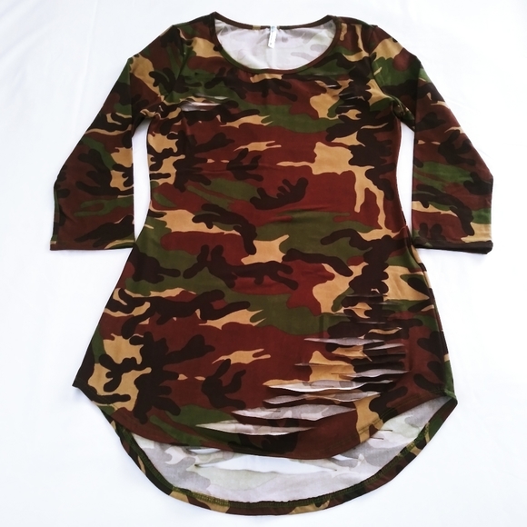 Blossom Tops - Camouflage Destroyed T-shirt